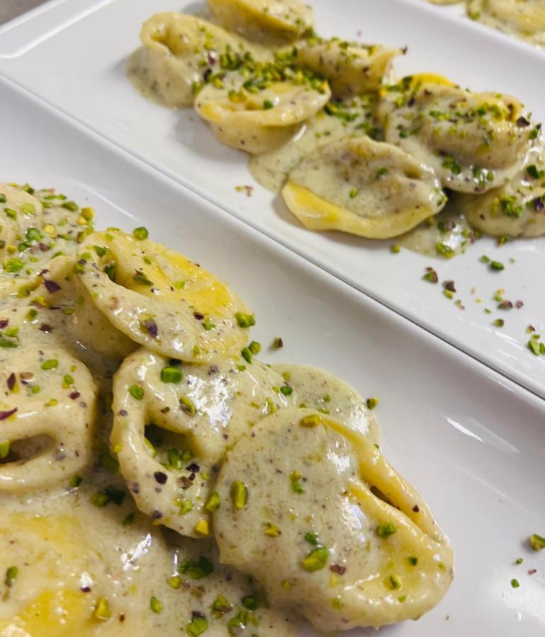 Albergo Ristorante Il Ponte Кастильоне-деи-Пеполи Экстерьер фото