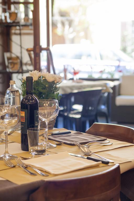 Albergo Ristorante Il Ponte Кастильоне-деи-Пеполи Экстерьер фото