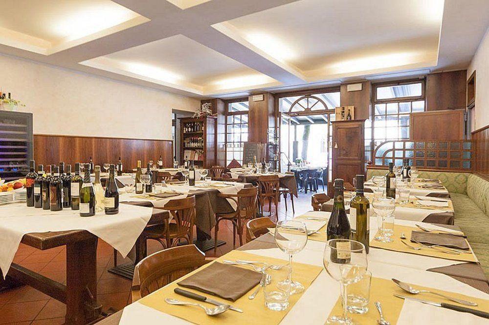 Albergo Ristorante Il Ponte Кастильоне-деи-Пеполи Экстерьер фото